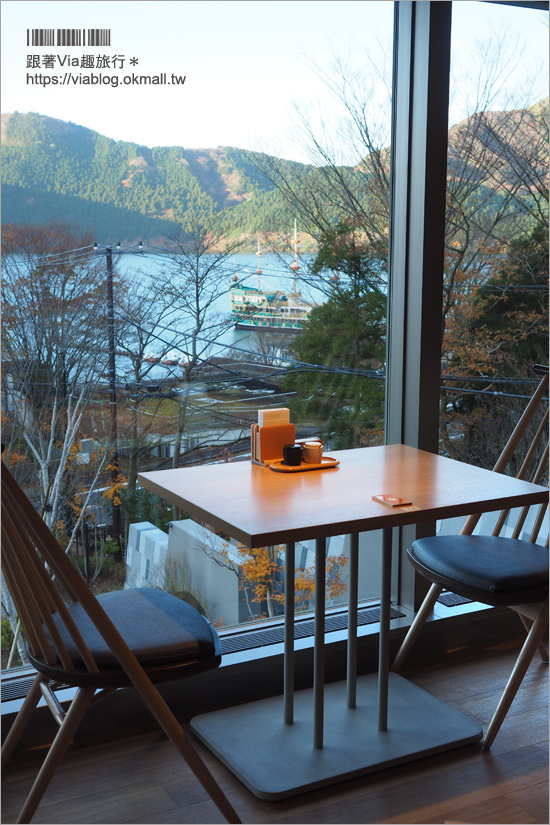 箱根溫泉旅館》蘆之湖花織旅館はなをり～湖景第一排的奢華泡湯住宿，戶外景觀足湯免費泡！還有竹籃日式早餐好精緻！