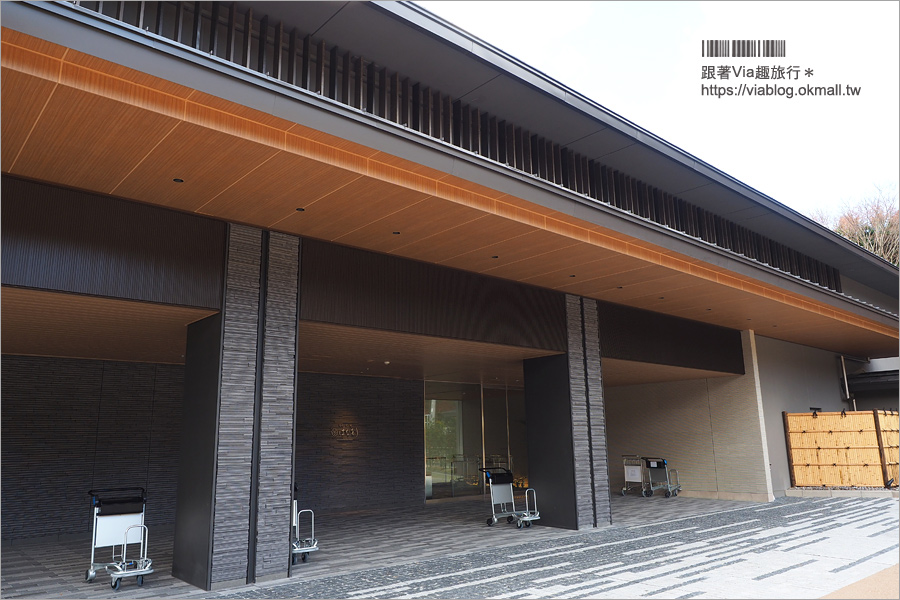 箱根溫泉旅館》蘆之湖花織旅館はなをり～湖景第一排的奢華泡湯住宿，戶外景觀足湯免費泡！還有竹籃日式早餐好精緻！