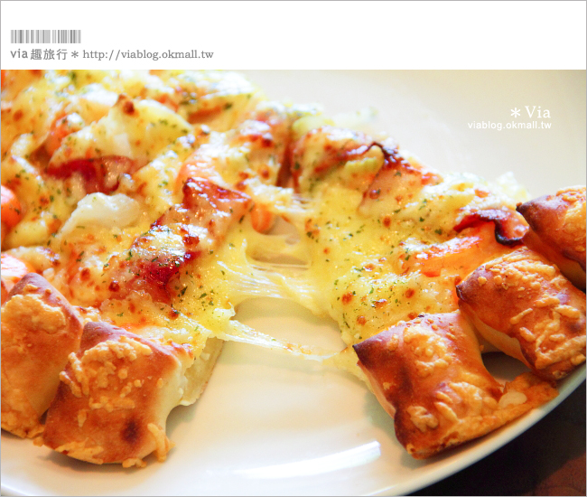 必勝客pizza》新口味試吃！黃金龍捲風餅皮～大蝦培根龍捲風比薩！