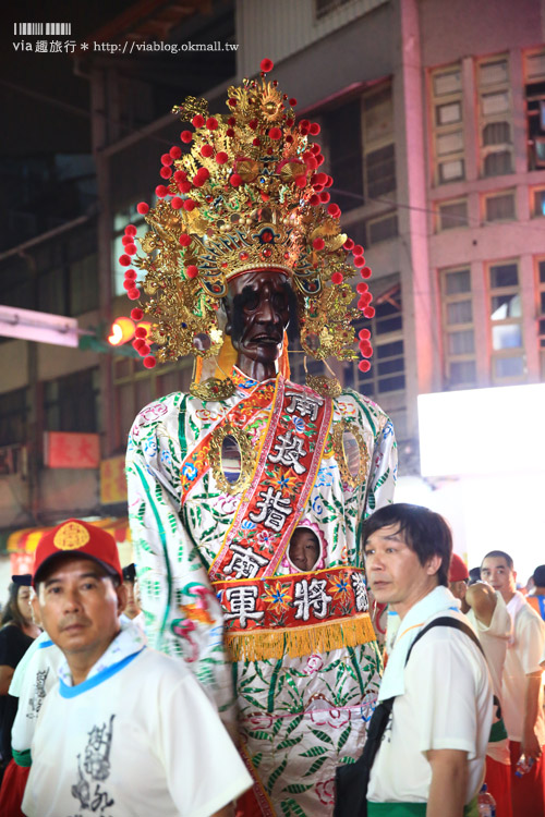 南投旅遊》南投城隍聖誕文化祭《夜巡篇》／夜間遊行熱鬧又繽紛！