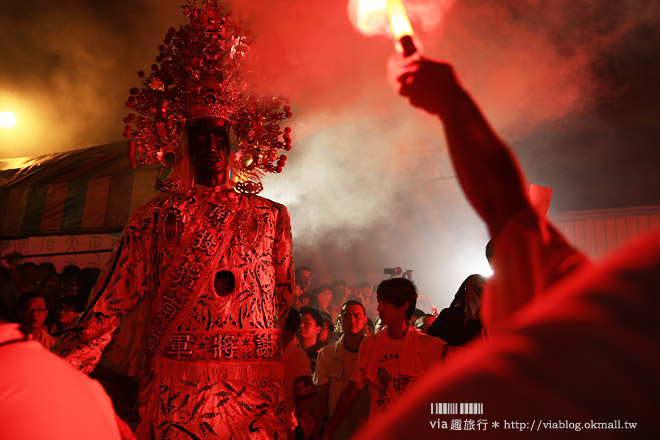 南投旅遊》南投城隍聖誕文化祭《夜巡篇》／夜間遊行熱鬧又繽紛！