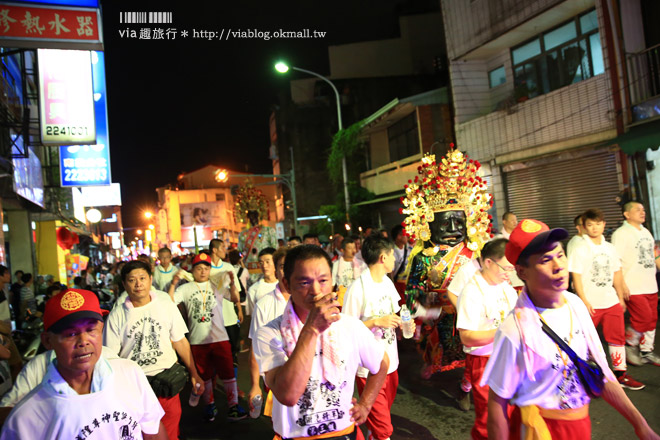 南投旅遊》南投城隍聖誕文化祭《夜巡篇》／夜間遊行熱鬧又繽紛！