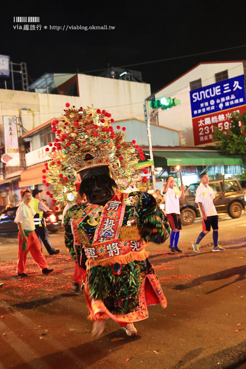 南投旅遊》南投城隍聖誕文化祭《夜巡篇》／夜間遊行熱鬧又繽紛！