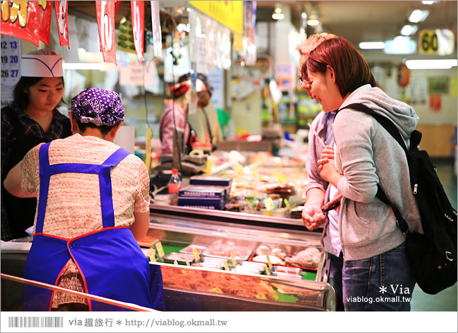 釧路必吃》釧路和商市場～旅人們必來！在魚市場裡品嚐自己親手挑選的「勝手丼」美味！