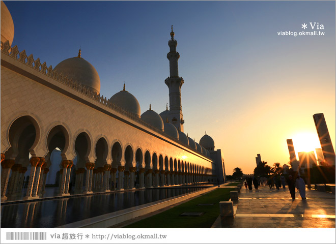 阿布達比旅遊》謝赫扎耶德大清真寺(Sheikh Zayed Grand Mosque)～超美！世界造價最高的清真寺