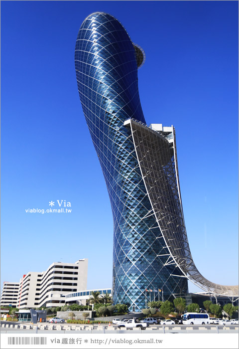 阿布達比住宿》首都門凱悅酒店(Hyatt Capital Gate Abu Dhabi)～超炫！世界上最傾斜的人工大樓