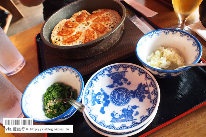 一蘭拉麵本店》九州福岡／一蘭拉麵總本店才有的：「一蘭屋台」～吃拉麵配鐵盤餃子！