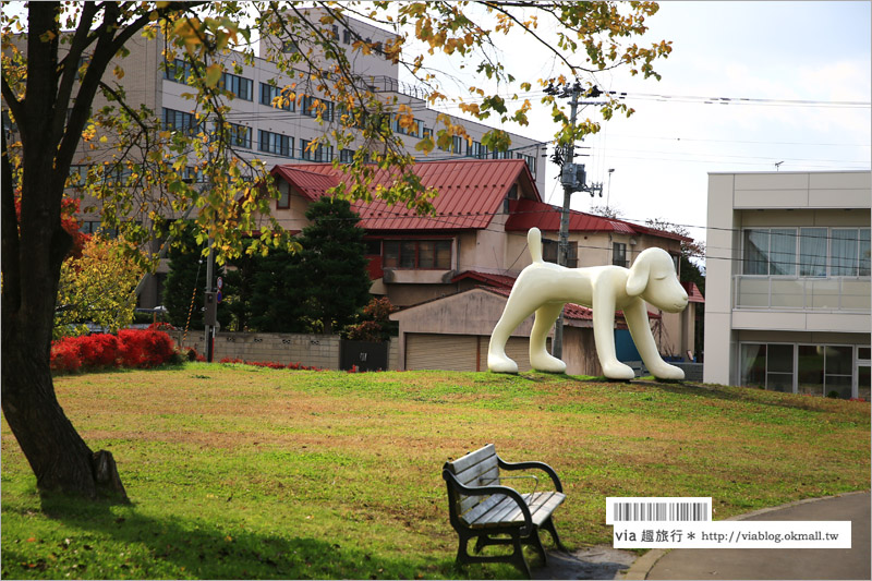 青森旅遊景點》吉野町綠地公園「A to Z Memorial Dog」～朝聖！奈良美智的弘前犬！