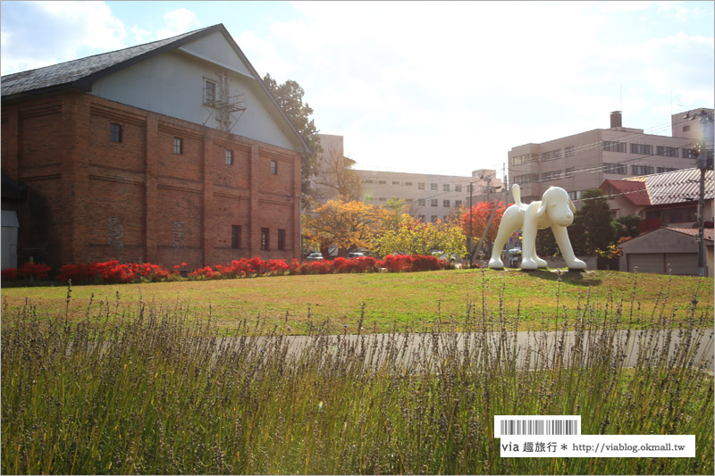 青森旅遊景點》吉野町綠地公園「A to Z Memorial Dog」～朝聖！奈良美智的弘前犬！