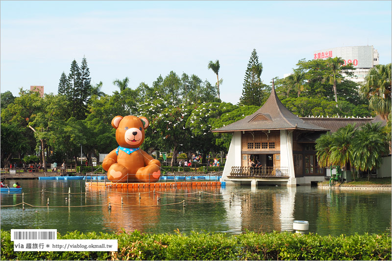 台中泰迪熊嘉年華》台中公園可愛熊出沒～7公尺高大熊和百隻小熊陪你歡樂過冬！