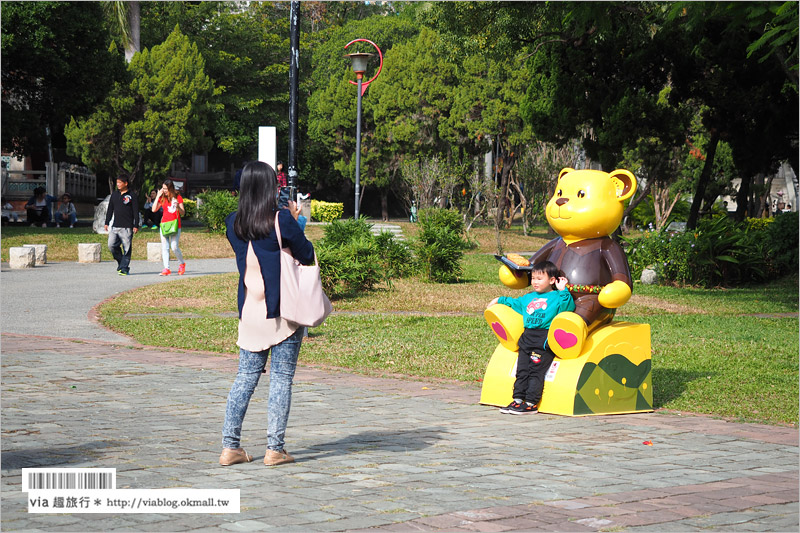 台中泰迪熊嘉年華》台中公園可愛熊出沒～7公尺高大熊和百隻小熊陪你歡樂過冬！