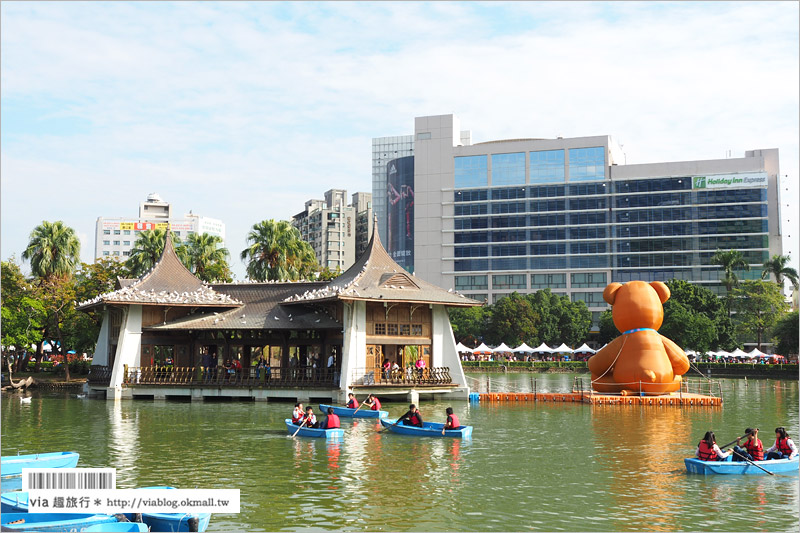 台中泰迪熊嘉年華》台中公園可愛熊出沒～7公尺高大熊和百隻小熊陪你歡樂過冬！