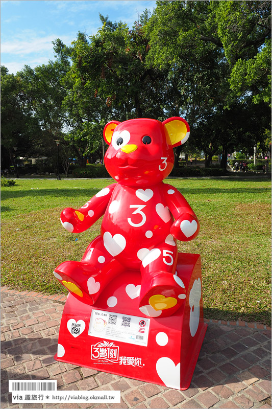 台中泰迪熊嘉年華》台中公園可愛熊出沒～7公尺高大熊和百隻小熊陪你歡樂過冬！