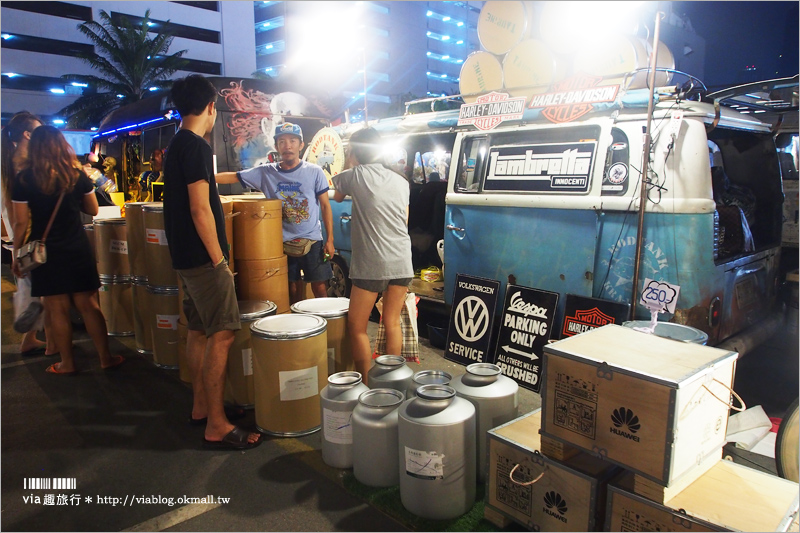 曼谷夜市》拉差達火車夜市～地鐵可到好方便！龍蝦麵、大碗麵、大碗冰這裡通通有！