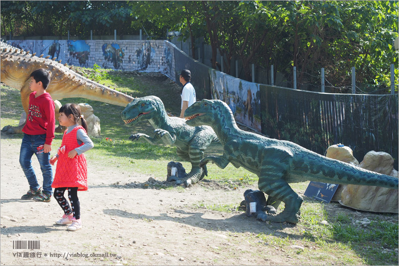 彰化恐龍》百果山探索樂園～恐龍出沒！大型恐龍會動會吼叫～霸王龍、腕龍、迅猛龍等超霸氣登場！