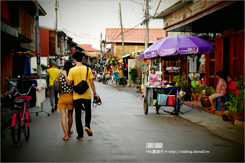 泰國旅遊景點》清康小鎮(Chiang Khan)～懷舊風的木造小鎮，悠遊在舊時光裡的美好！早晨的和尚施齋體驗好新奇！