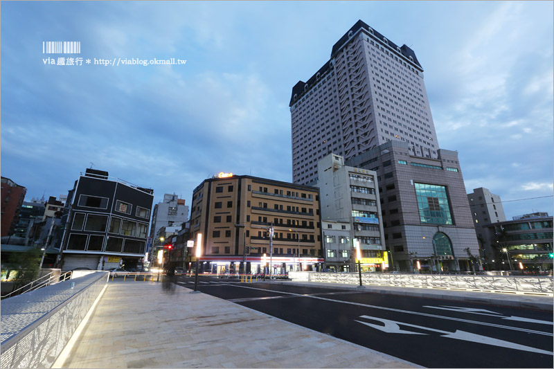 台中景點》柳川親水河道～台中版清溪川！景觀河岸藝術裝置越夜越美麗！