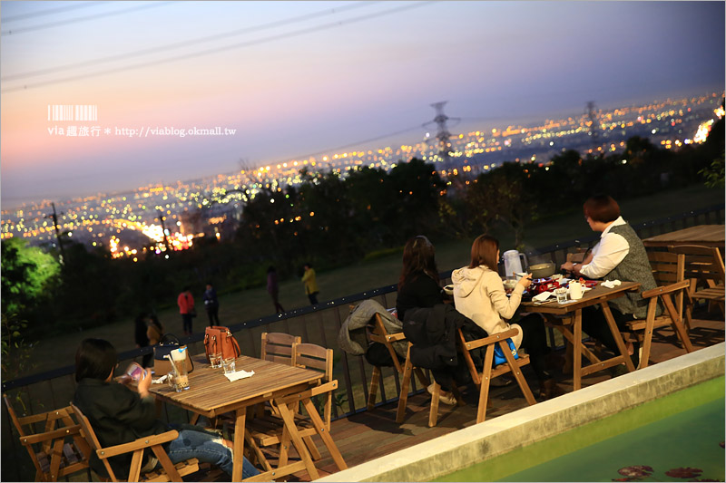 台中夜景餐廳》綠朵休閒農場～約會好去處！在白色大鋼琴中用餐‧台中最迷人的夜景就在這！