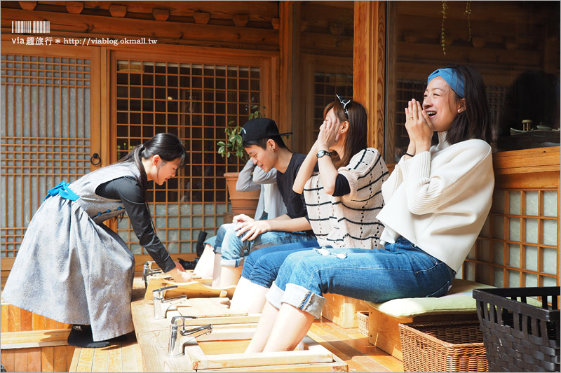 首爾旅遊》松佳軒솔가헌韓屋韓方咖啡館～新玩法！在傳統韓屋中放鬆享受足浴＋養生茶的放鬆小旅行！