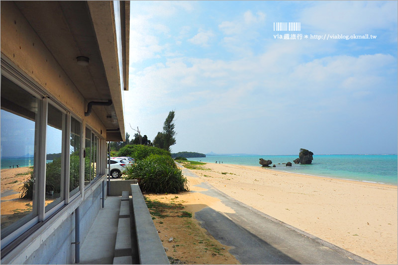 沖繩海邊咖啡館》備瀨─On the Beach CAFE OKINAWA～擁抱無敵海景的咖啡廳、SISA造型鬆餅好趣味！