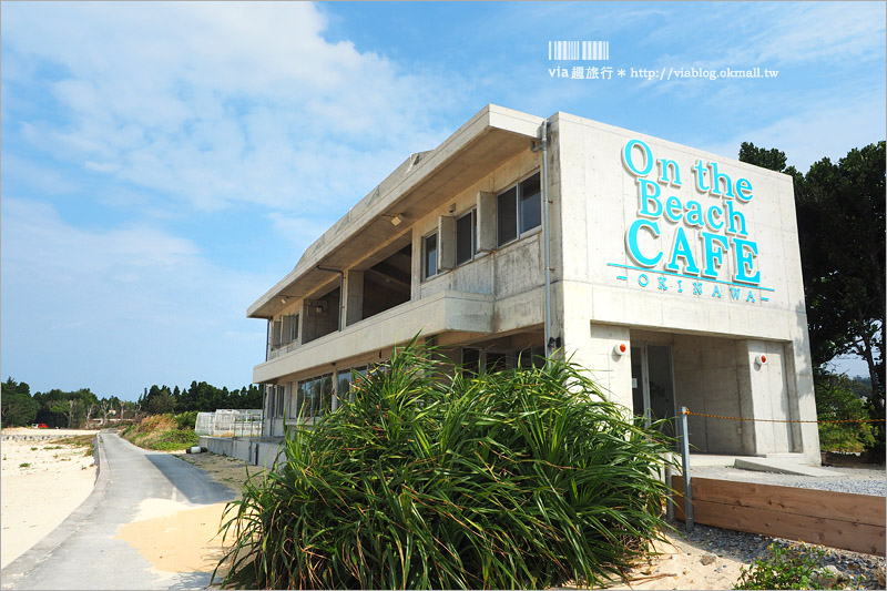 沖繩海邊咖啡館》備瀨─On the Beach CAFE OKINAWA～擁抱無敵海景的咖啡廳、SISA造型鬆餅好趣味！