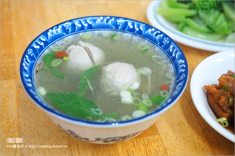 台北新店美食》超人鱸魚湯｜滷豬腳也好好吃～石斑魚更別錯過！新北市新店區公所附近的推薦美食！