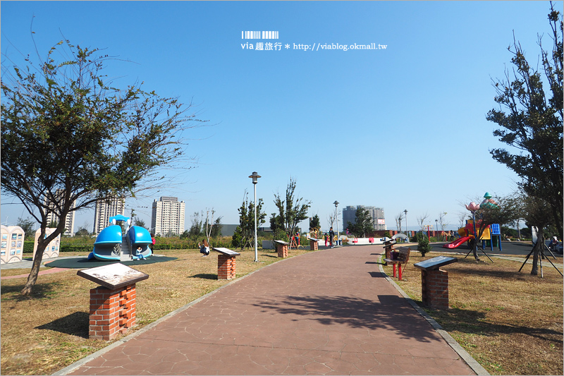 台中景點》頂魚寮公園～新免費親子景點！繽紛海洋3D立體彩繪＋彩虹木椅＋鯨魚溜滑梯好促咪！