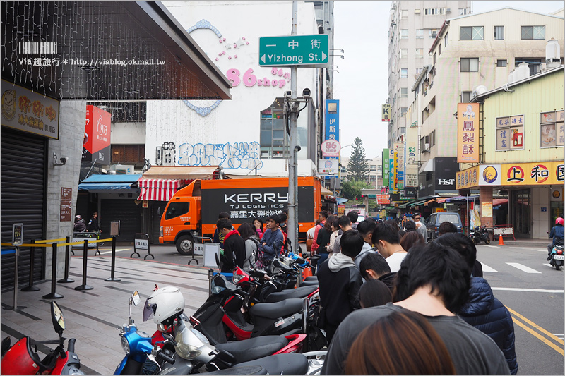 台中黑糖珍奶》老虎堂黑糖專賣～一中街‧天天排隊！排一小時以上才能喝到的超紅人氣黑糖珍奶！