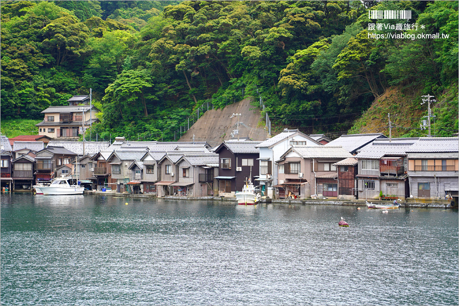 京都必遊景點》伊根舟屋～來去海上舟屋感受海之京都魅力‧船上餵食秀好特別又刺激！