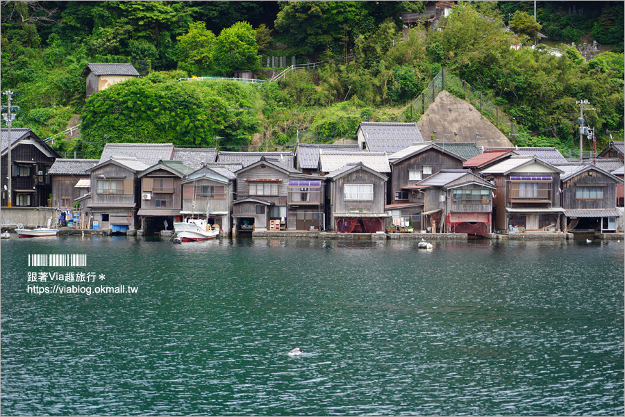 京都必遊景點》伊根舟屋～來去海上舟屋感受海之京都魅力‧船上餵食秀好特別又刺激！