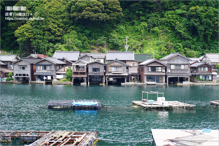 京都必遊景點》伊根舟屋～來去海上舟屋感受海之京都魅力‧船上餵食秀好特別又刺激！