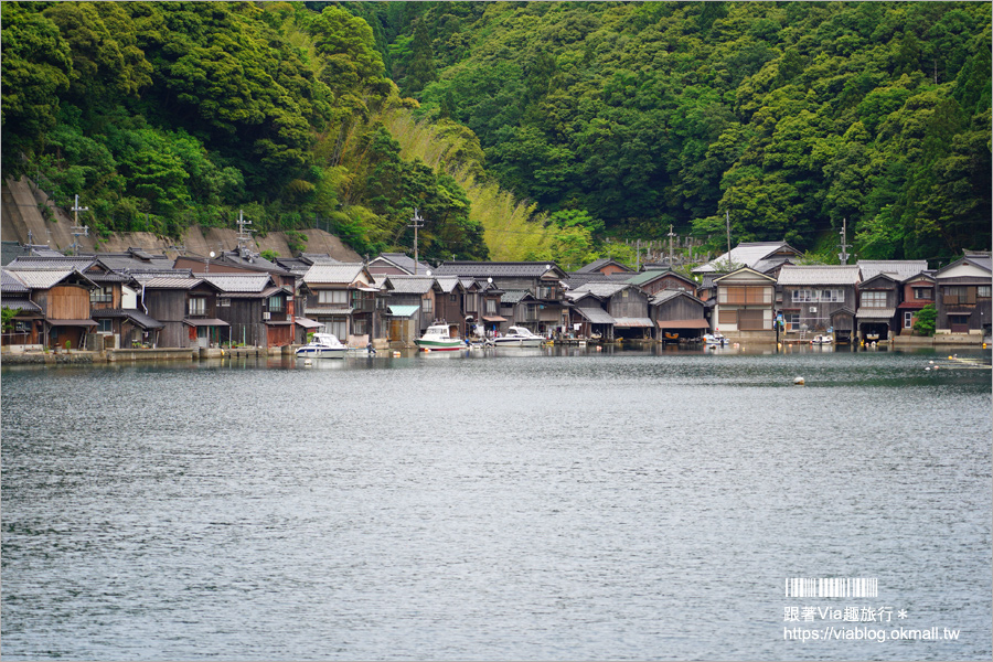 京都必遊景點》伊根舟屋～來去海上舟屋感受海之京都魅力‧船上餵食秀好特別又刺激！