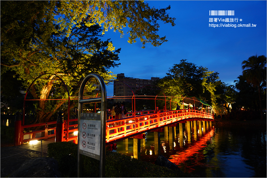 台中景點一日遊》台中公園新玩意～百年湖心亭變身湖上宮殿＋浪漫水舞秀