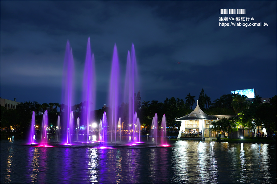 台中景點一日遊》台中公園新玩意～百年湖心亭變身湖上宮殿＋浪漫水舞秀