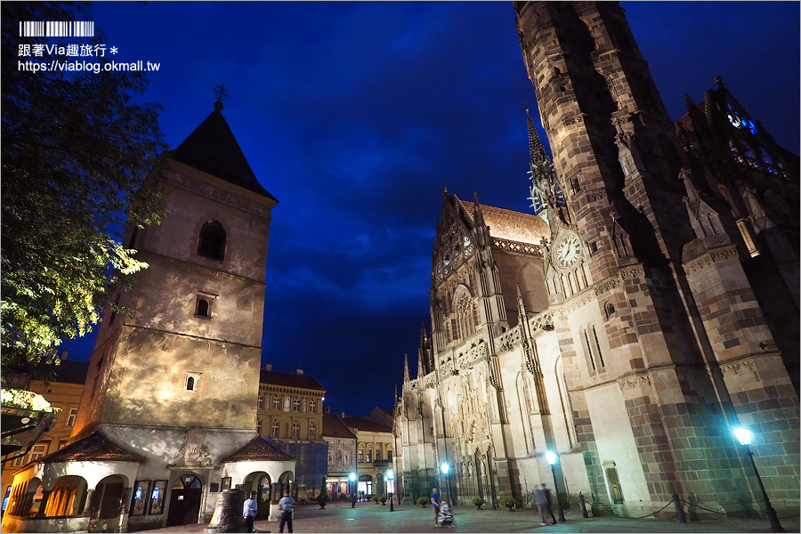 科希策景點》聖伊麗莎白主教座堂St.Elizabeth Cathedral～斯洛伐克最大教堂＋夜遊舊城區美景