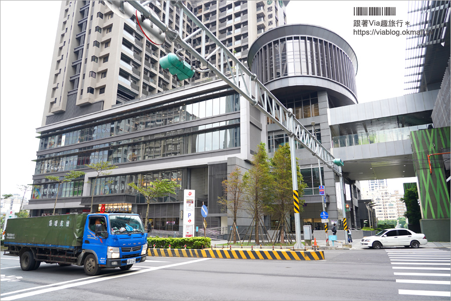 台北林口飯店》林口亞昕福朋喜來登酒店～搶鮮入住五星級旅宿！就在捷運站對面好方便，無邊際泳池超美！