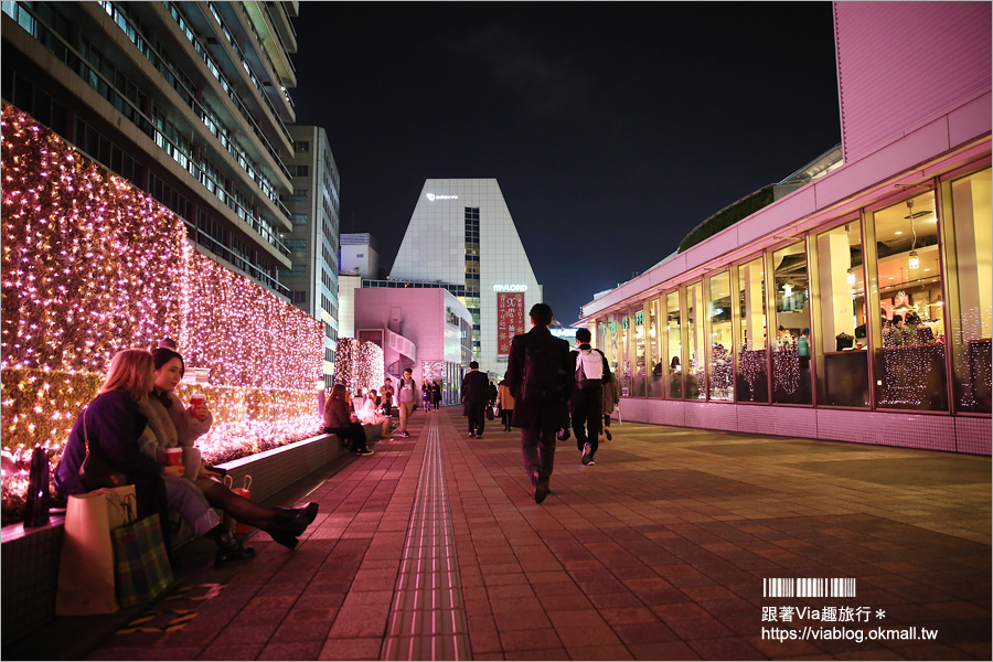 東京點燈》新宿燈節《新宿空中遊城燈彩》～粉紅世界！唯一「櫻花粉」的浪漫點燈展！