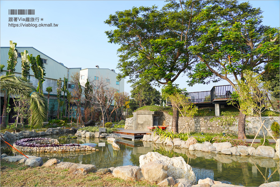 高雄港邊景點》棧伍庫港濱潮市集+高雄水花園～全新峇里島造景水景玩沙池！親子旅遊、約會拍照都合適！