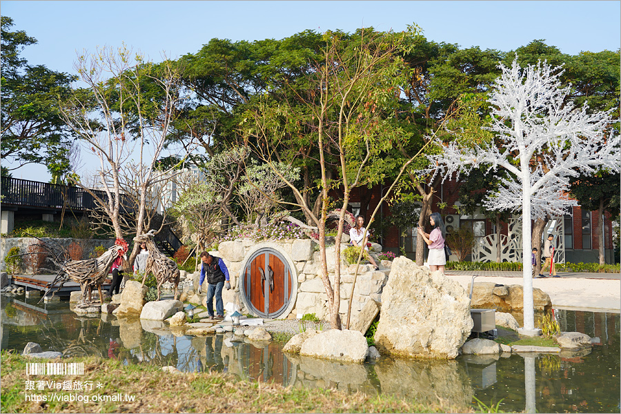 高雄港邊景點》棧伍庫港濱潮市集+高雄水花園～全新峇里島造景水景玩沙池！親子旅遊、約會拍照都合適！