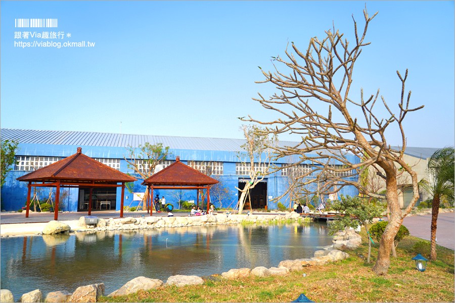 高雄港邊景點》棧伍庫港濱潮市集+高雄水花園～全新峇里島造景水景玩沙池！親子旅遊、約會拍照都合適！