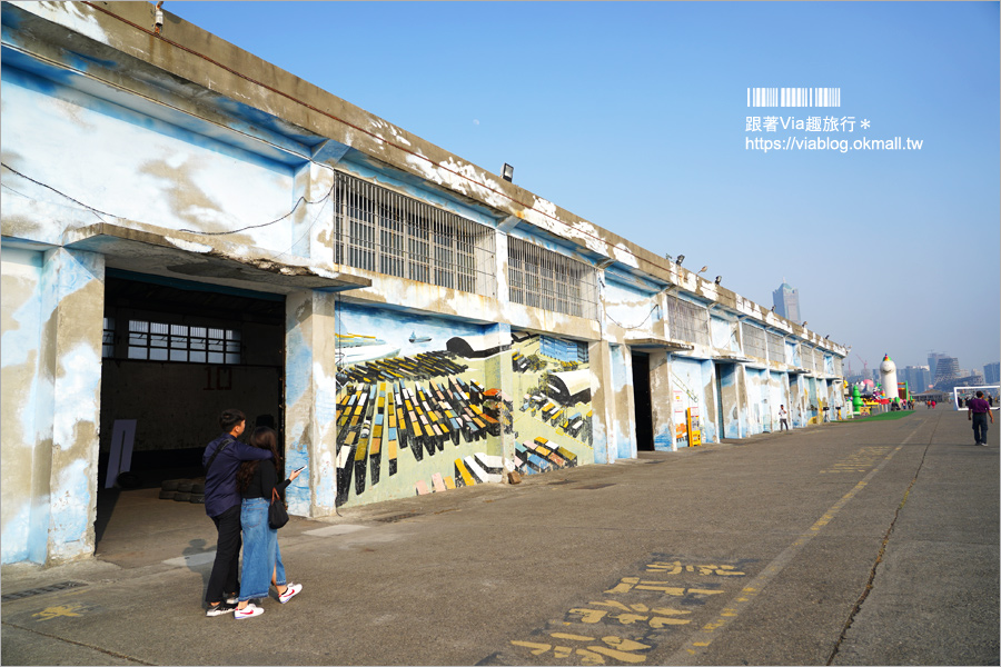 高雄港邊景點》棧伍庫港濱潮市集+高雄水花園～全新峇里島造景水景玩沙池！親子旅遊、約會拍照都合適！