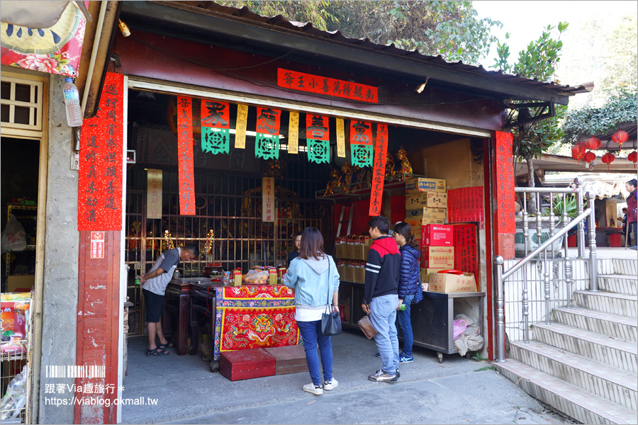 南投中寮石龍宮》泡麵土地公？人氣超旺的求財、求業績好、求好運的山中土地公廟！