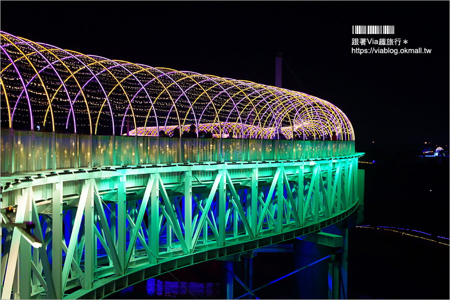 南投浪漫情人橋》春節走春景點推薦～花海、水舞、情人橋免費參觀！日夜雙景都精彩！