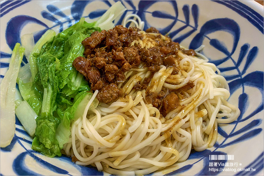 高雄阿蓮小吃》董小麵｜鹹香麻辣滷味好夠味～又麻又辣大呼過癮！