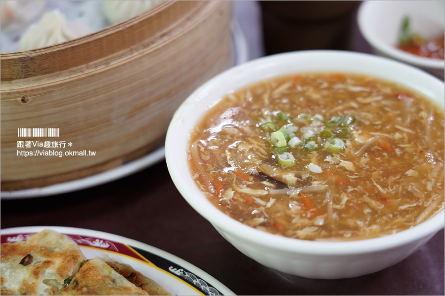 高雄美食》厚得福餐館～人氣的北方麵食小吃：小籠湯包、麵食、蔥油餅、尤其烙餅很好吃喲！