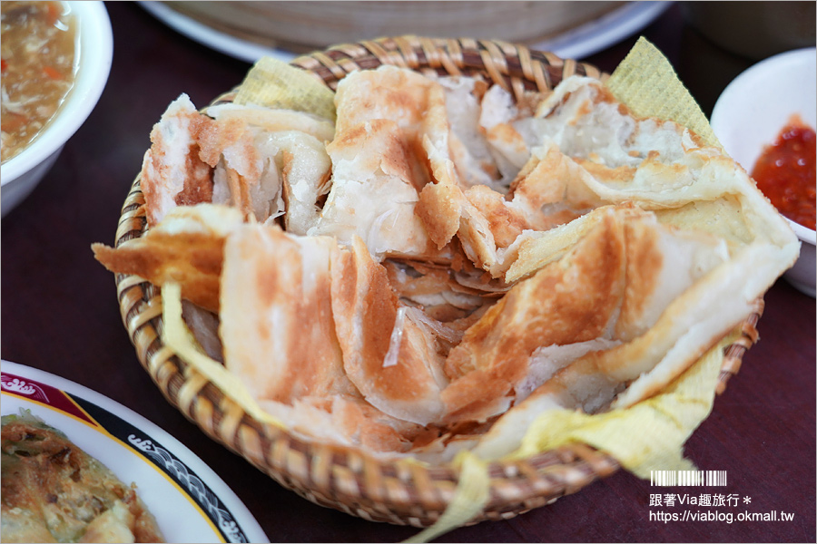 高雄美食》厚得福餐館～人氣的北方麵食小吃：小籠湯包、麵食、蔥油餅、尤其烙餅很好吃喲！