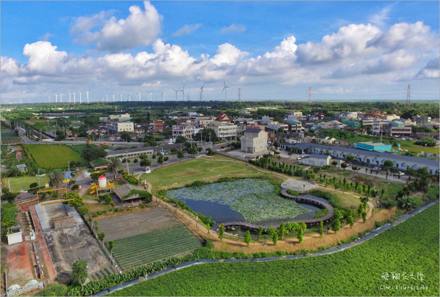 雲林景點》麥寮‧新吉社區｜金木園區～免費開放！浪漫的曲型木棧道，夏季荷花池畔盛開美不勝收！