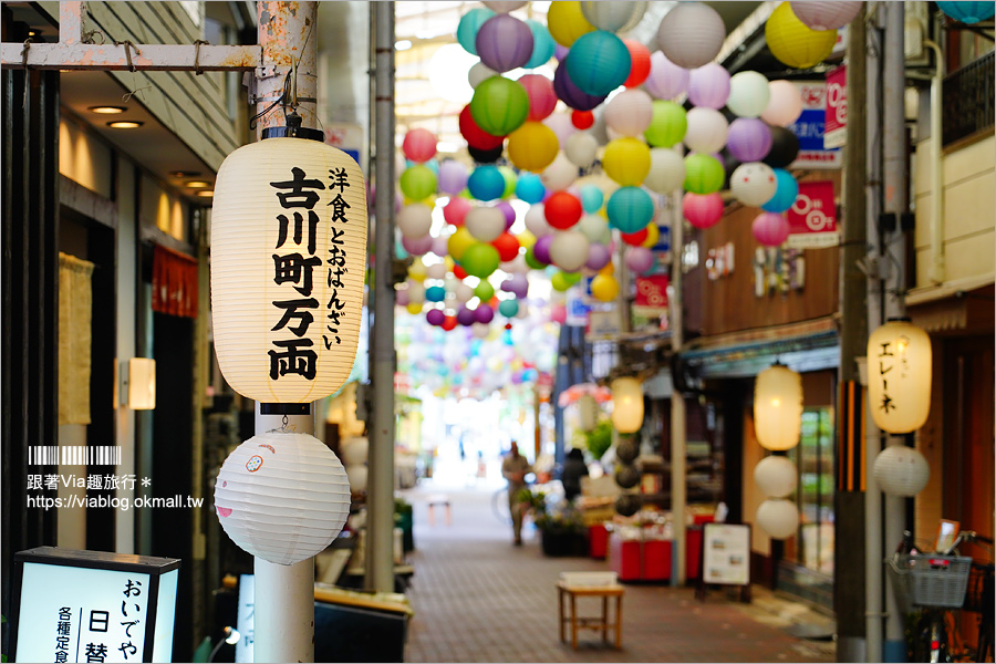 京都打卡景點》古川町商店街～七彩燈籠好繽紛～彩色糖果風的古樸風商店街打卡去！