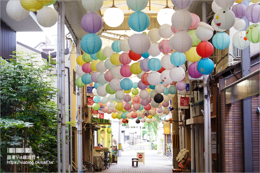 京都打卡景點》古川町商店街～七彩燈籠好繽紛～彩色糖果風的古樸風商店街打卡去！