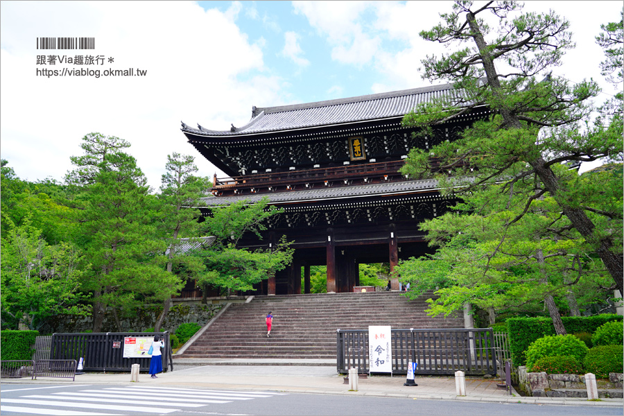 京都私房景點》京都一本橋／行者橋～柳樹相伴的古老小石橋，底下溪水超級清澈的小秘境旅點！